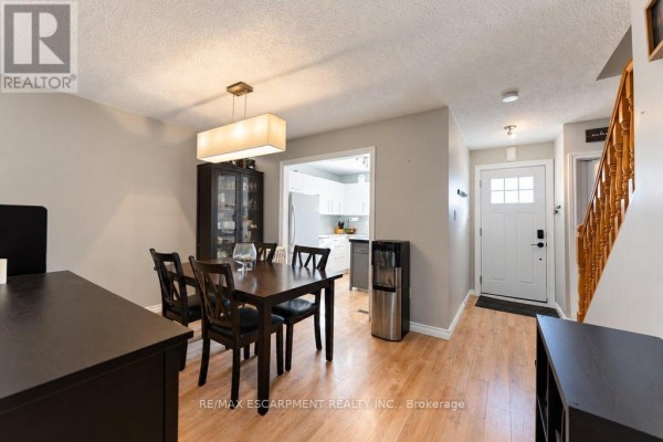 Dining room - 21 - 10 Angus Road, Hamilton, ON L8K6K3 Photo 3