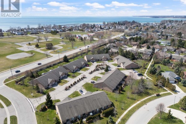21 - 19 Somerset Drive, Norfolk, ON, photo 3