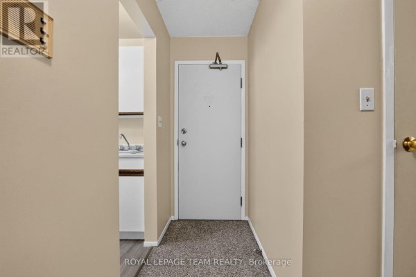 Primary Bedroom - 21 - 2 Charlotte Place, Brockville, ON K6V6T4 Photo 3