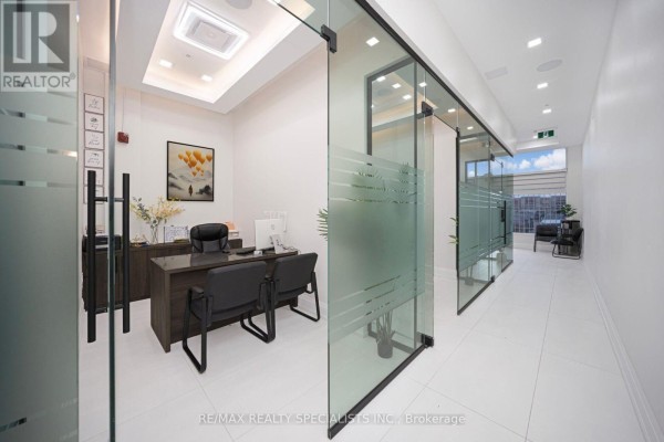 21 - 20 Maritime Ontario Boulevard, Brampton, ON L6S0E7 Photo 4