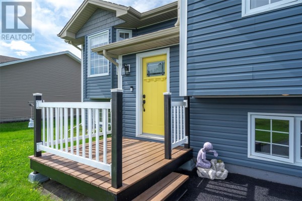 Family room - 21 - 23 Bishops Road, Bay Roberts, NL A0A1G0 Photo 4