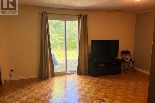 21 - 30 Clarendon Crescent, London South, ON N6C5Y1 Photo 2