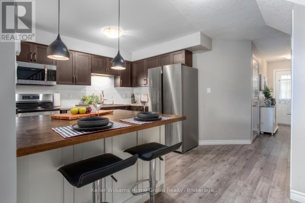 Foyer - 21 - 30 Imperial Road S, Guelph, ON N1K1Y1 Photo 5
