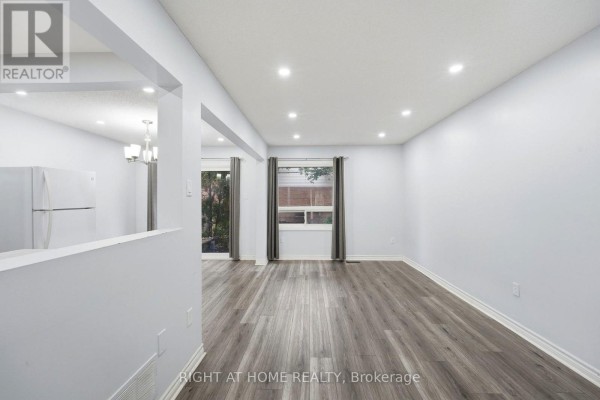 Dining room - 21 - 35 Chipstead Avenue, Brampton, ON L6X4G9 Photo 5