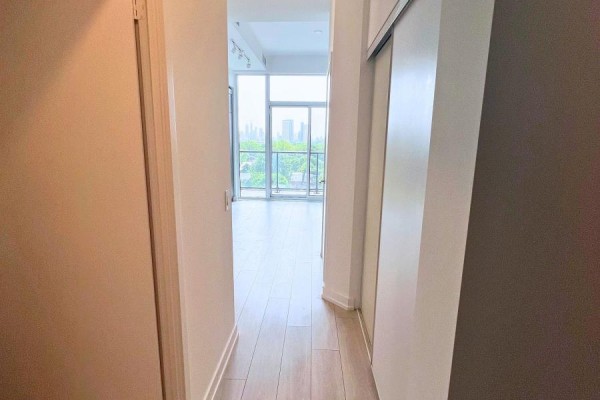 721 - 500 Dupont Street, Toronto, ON M6G0B8 Photo 5