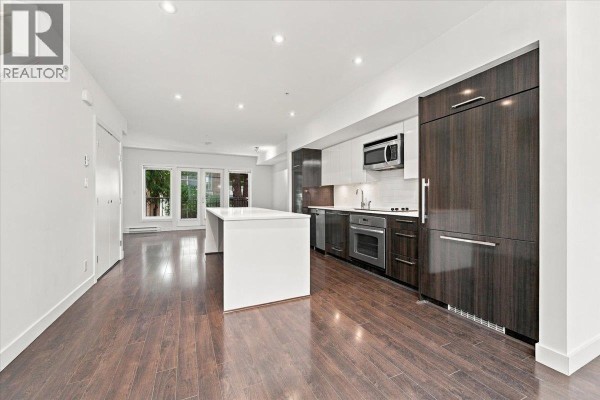 21 5655 Chaffey Avenue, Burnaby, BC V5H2S1 Photo 3