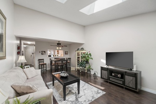 21 6537 138 Street, Surrey, BC V3W0C3 Photo 4