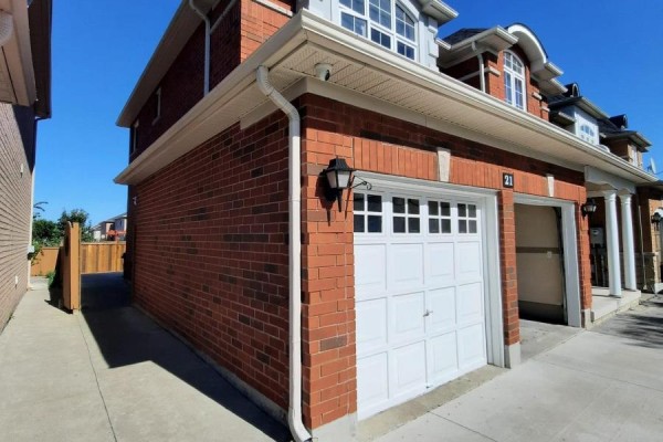 Eating area - 21 Arctic Fox Crescent, Brampton, ON L6R0J3 Photo 4