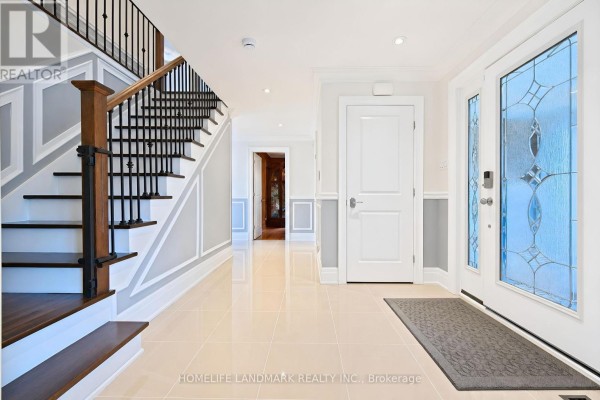 Foyer - 21 Bearwood Drive, Toronto, ON M9A4G5 Photo 5