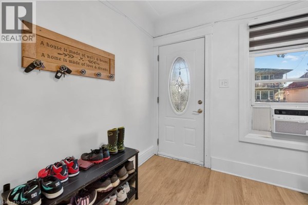 Recreation room - 21 Cameron Avenue N, Hamilton, ON L8H4Y9 Photo 3