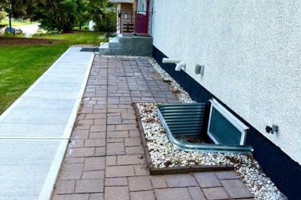 4pc Bathroom - 21 Cawder Drive Nw, Calgary, AB T2L0L8 Photo 5