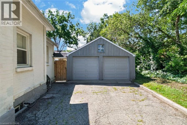 Den - 21 Cedar Street, Cambridge, ON N1S1T8 Photo 4