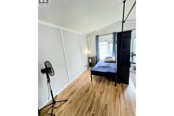 Laundry room - 21 Champlain Place, Elkford, BC V0B1H0 Photo 4