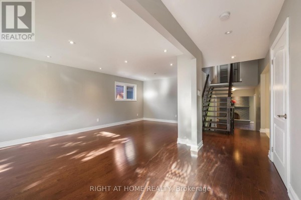 Dining room - 21 Cleethorpes Boulevard, Toronto, ON M1S2S7 Photo 2