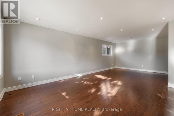 Primary Bedroom - 21 Cleethorpes Boulevard, Toronto, ON M1S2S7 Photo 4
