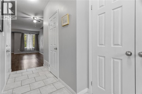 4pc Ensuite bath - 21 Diana Avenue Unit# 32, Brantford, ON N3T0G7 Photo 4