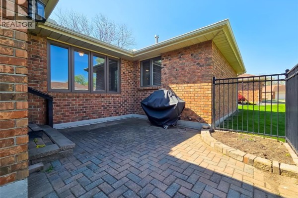 1pc Ensuite bath - 21 Earl Drive, Chatham, ON N7M6E6 Photo 2