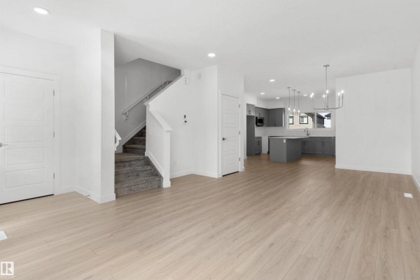 Kitchen - 21 Elis Li, Spruce Grove, AB T7X4T8 Photo 3