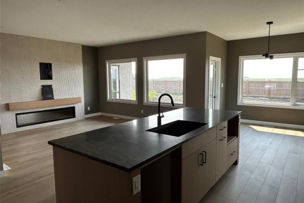 Kitchen - 21 Fieldstone Crescent, Oak Bluff, MB R4G0E7 Photo 2