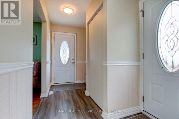 Primary Bedroom - 21 Finchgate Boulevard, Brampton, ON L6T3H7 Photo 2