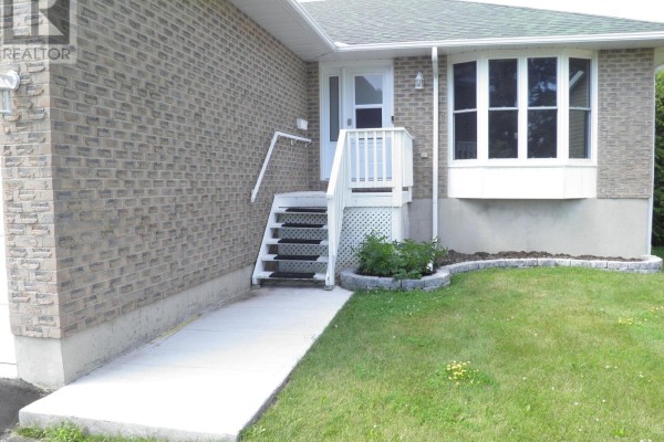 21 Frederick St Street, Lansdowne Village, ON, photo 2