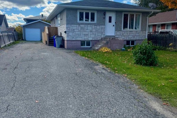 21 Hamelin Avenue, Timmins