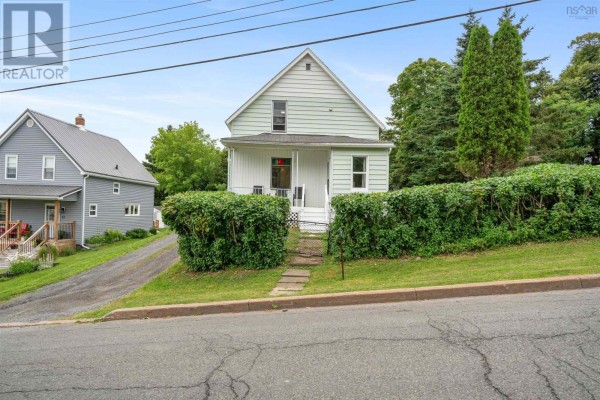 Living room - 21 Hampson Street, Trenton, NS B0K1X0 Photo 2