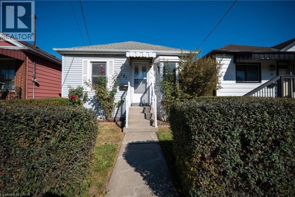 Primary Bedroom - 21 Harrison Avenue, Hamilton, ON L8H2Z8 Photo 4