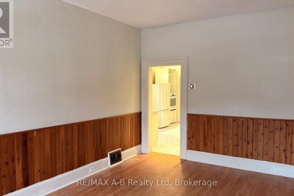 Laundry room - 21 Henry Street, Cambridge, ON N1R3V8 Photo 5
