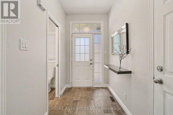 Kitchen - 21 Kettleby Street, Ottawa, ON K2K3C4 Photo 3