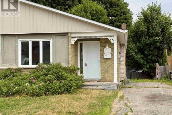 Kitchen - 21 Laprairie Cres, Elliot Lake, ON P5A3B7 Photo 2