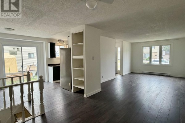 Primary Bedroom - 21 Laprairie Cres, Elliot Lake, ON P5A3B7 Photo 5