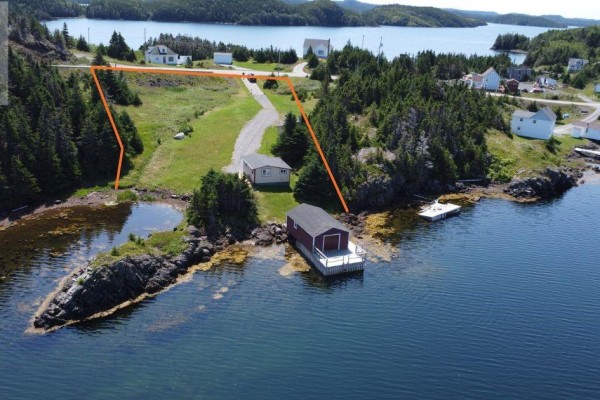 Bath (# pieces 1-6) - 21 Main Street, Herring Neck, NL A0G2R0 Photo 2
