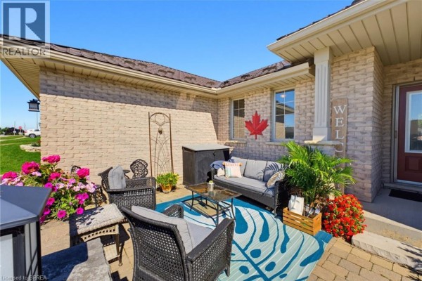 21 Mansfield Drive, St  George, ON, photo 2