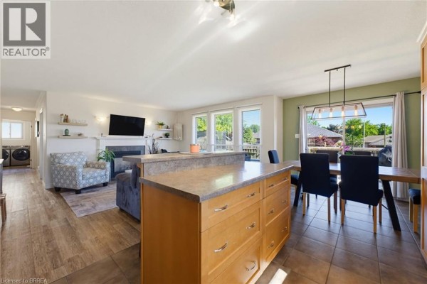 21 Mansfield Drive, St  George, ON, photo 3