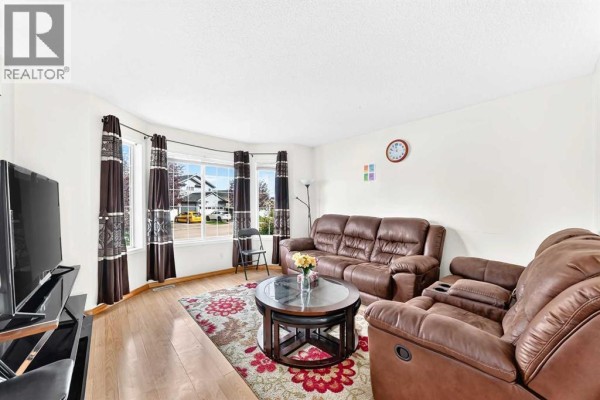 Dining room - 21 Martin Crossing Link Ne, Calgary, AB T3J3V2 Photo 5
