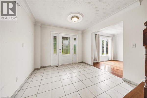 Kitchen - 21 Moss Boulevard, Dundas, ON L9H6S3 Photo 4