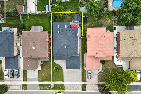 21 Newport Street, Brampton, ON, photo 2