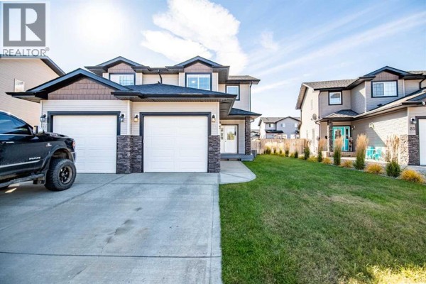 Duplex for sale at 21 Pinetree Close, Blackfalds, AB - MLS® rLvL6a