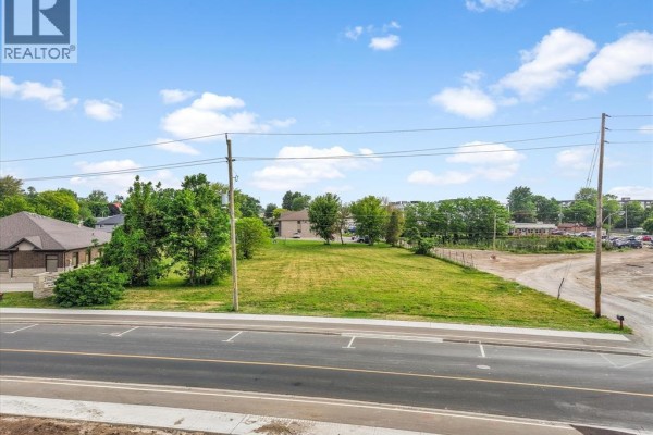 21 Robson Road, Leamington, ON N8H2M8 Photo 5
