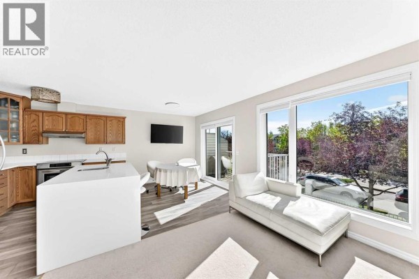 Family room - 21 Rocky Vista Circle Nw, Calgary, AB T3G5B7 Photo 4