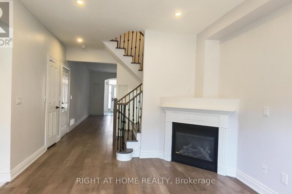 Family room - 21 Russell Hill Road, Markham, ON L6C2L8 Photo 4
