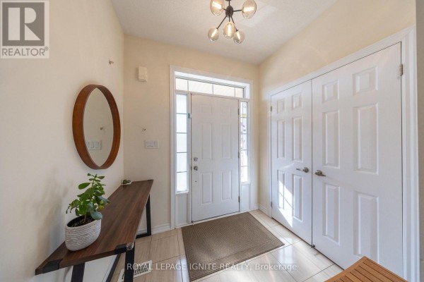 Eating area - 21 Sail Road, Brampton, ON L7A4W7 Photo 3