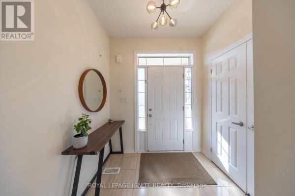Primary Bedroom - 21 Sail Road, Brampton, ON L7A4W7 Photo 4