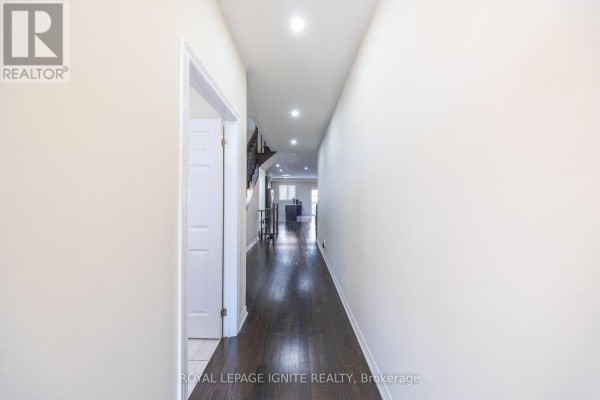 Bedroom 2 - 21 Sail Road, Brampton, ON L7A4W7 Photo 5