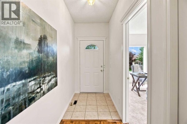 Kitchen - 21 Scimitar Heath Nw, Calgary, AB T3L2E1 Photo 3