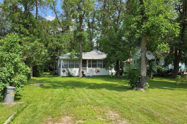 Living room - 21 Selkirk Avenue, Dunnottar, MB R0C2B0 Photo 2