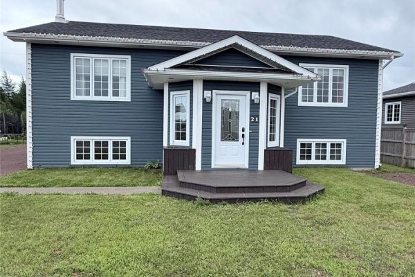 Bath (# pieces 1-6) - 21 Smith Drive, Botwood, NL A0H1E0 Photo 5