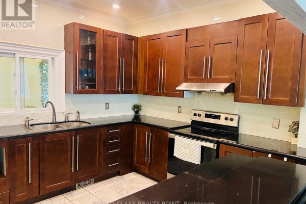 Kitchen - 21 South Bonnington Avenue, Toronto, ON M1N3M2 Photo 3