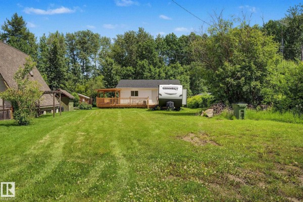 21 Spruce Cr, Rural Lac Ste  Anne County, AB T0E0A0 Photo 4